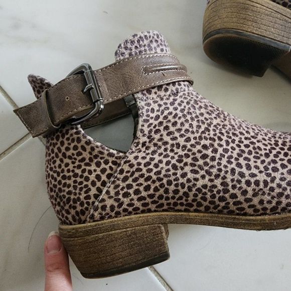 Women's Animal Print Ankle Booties | Cheetah Brown | size 6 - Picture 5 of 7